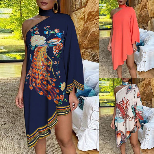 Robes courtes moulante ou asymétrique à épaules dénudées