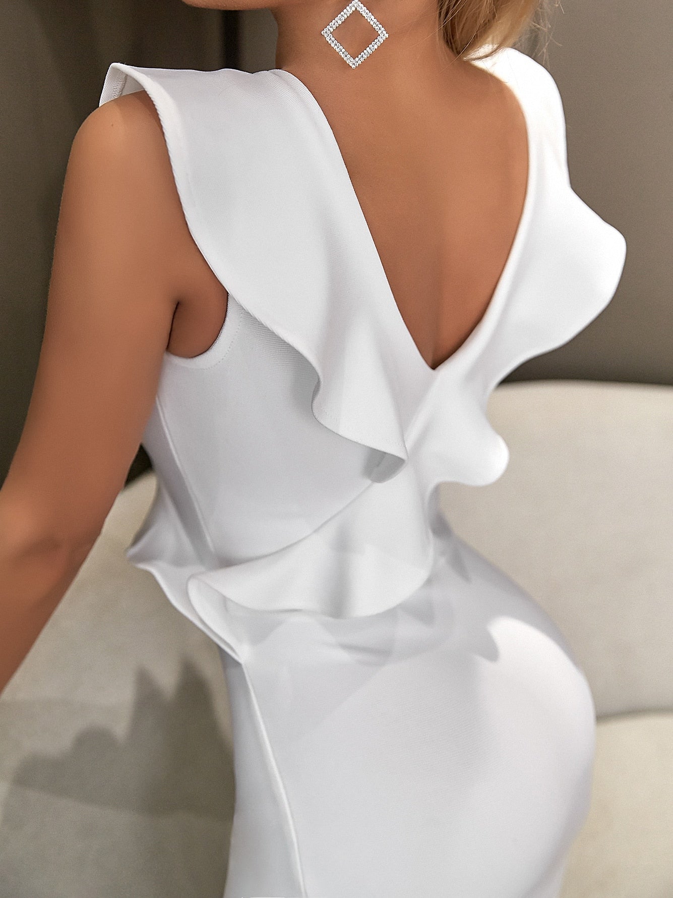 Robe de soirée moulante blanche dos en v